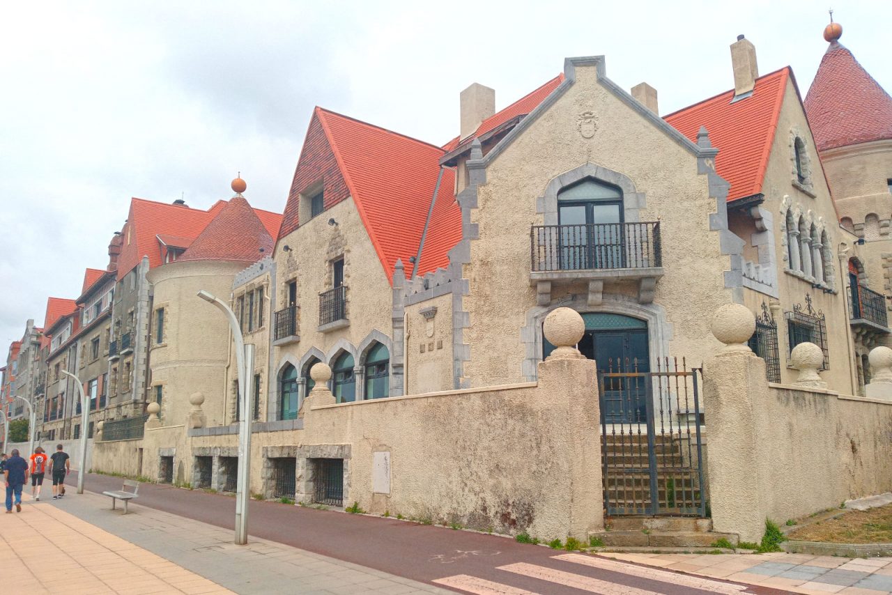 Casa Cisco en Getxo rehabilitada para uso residencial por GAL2 Arquitectos