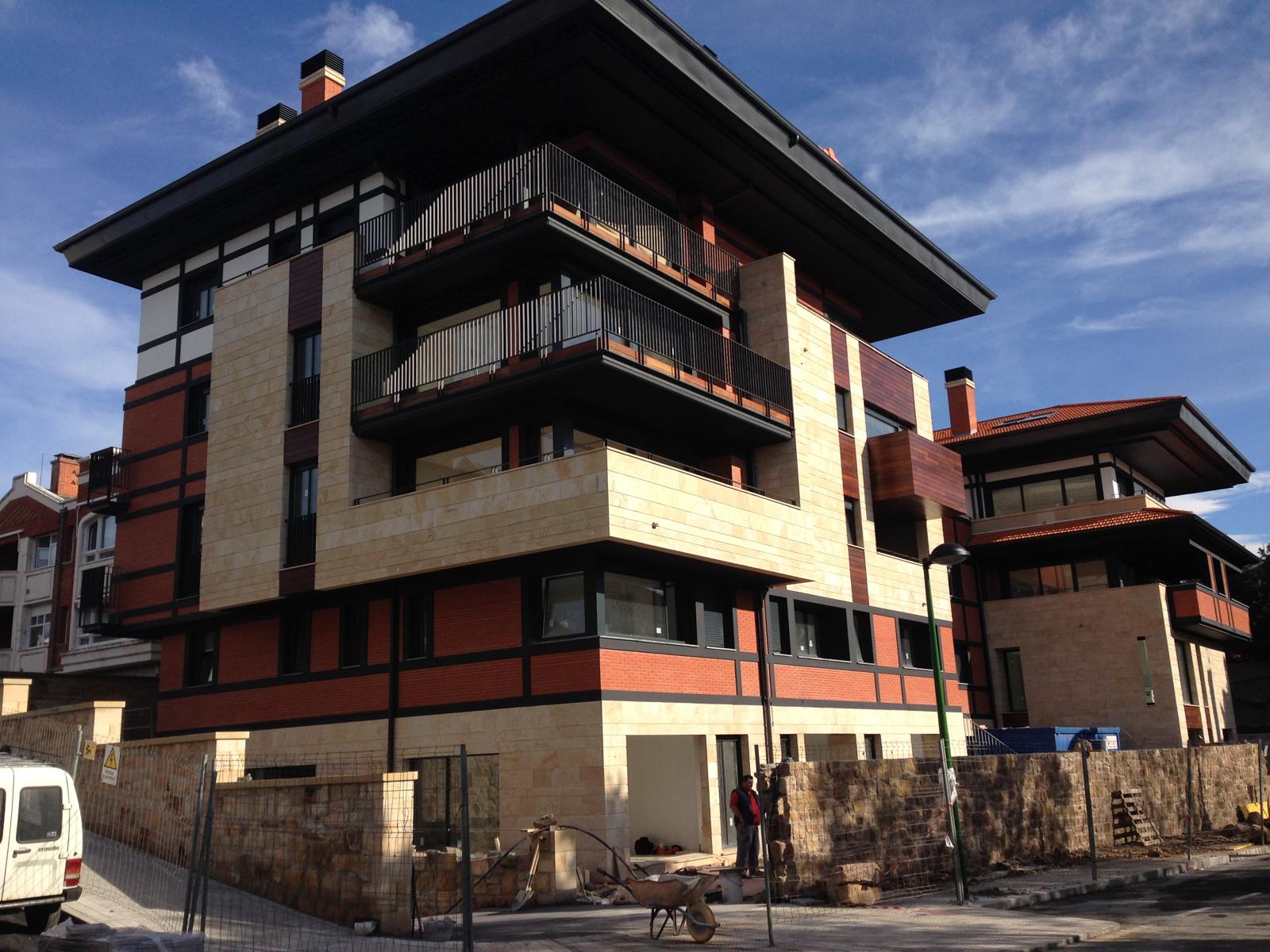 Edificio residencial de 16 viviendas en Neguri diseñado por GAL2 Arquitectos